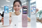 팬택 스카이는 로맨틱한 디자인으로 선남선녀를 유혹하는 ‘웨딩폰(IM-U680L)’을 LG U+(유플러스) 전용폰으로 출시한다고 1일 밝혔다.