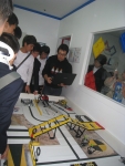 대구공고 학생들이 (주)알코 로봇교실에서 현장체험학습을 진행하고 있다.
