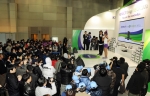 지스타 내내 인산인해를 이루었던 한국마이크로소프트 'Xbox 360 키넥트' 홍보관 - 첫날 출시 행사에 함께 한 장혁