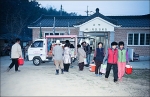 울산결만사웨딩, 경로당 찾아 생필품 전달