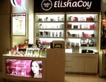 엘리샤코이가 명동 눈스퀘어 1층에 매장을 신규로 오픈했다.