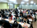 학원의 전통은 물론 우수한 교수진과 탄탄한 커리큘럼은 필수