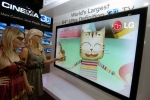 LG전자가 ‘CES 2011’ 전시회에서 풀HD TV보다 4배가량 선명한 세계최대 84인치 UD(울트라 데피니션) 3D TV를 선보이고 있다.