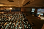 녹십자 영업 부문 임직원이 경주 현대 호텔에서 ‘2011 Professional Training’을 실시하고 있다
