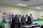 산수화와 함께하는 어르신들의 점심시간…복지관 경로식당 벽화로 새단장