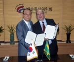 최시중 방송통신위원회 위원장과  실바(Paulo Bernardo Silva) 브라질 방송통신부 장관은  양국간 방송통신 협력을 확대해 나가기 위해서‘MOU 의향서’를 체결하였다.