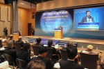 포스코청암재단이 주최한 '2011 포스코 아시아포럼'이 24일 포스코센터에서 '글로벌 트렌드의
변화와 아시아의 미래'라는 주제로 열렸다. 올해