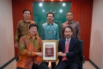 인도네시아 하나은행은 인도네시아 금융전문지 ‘Investor’의 ‘Best Bank Award’ 시상식에서
총자산 10조 루피아 이하 은행 부문 ‘2010년 최고의 은행’으로 선