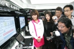 LG유플러스(부회장 이상철 / www.lguplus.com)가 서울 명동에 오픈한 4G LTE 체험관 ‘U+LTE 팝업 스토어’에 5일 일본 IT전문기자들이 방문해 서비스를 체험하