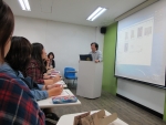 윤시중 감독의 <명사 특강> 강연 모습
