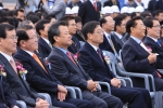 김황식 국무총리(오른쪽 셋째), 김중겸 한전 사장(오른쪽 네째)