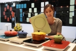 9일부터 12일까지 삼성동 코엑스 전시장에서 열리는 푸드 엑스포에서 삼성전자 모델이 스마트 인덕션 쿠커 신제품을 선 보이고 있다.