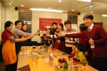 스타벅스커피 코리아는 5일 UN이 정한 제 27회 ‘세계 자원봉사자의 날’을 맞아 전국 18개 지역사회 NGO 관계자 40여명을 서울 소공동 지원센터(본사)에 초청해 스타벅스 자원