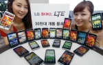 LG전자의 초고화질 HD 스마트폰 ‘옵티머스 LTE’가 출시 2달 만에 개통 30만 대를 돌파했다.