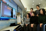 지난 16일 목동 삼성전자 디지털프라자에서 실시한 'How to Study SMART - 삼성 스마트TV로 만나는 영상통화 진학 컨설팅'에 참가한 학부모들이 입시