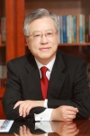 이석채 현 KT 회장