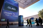 라스베이거스 컨벤션센터에 설치된 삼성전자 OLED TV 광고.