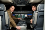 Bombardier Aerospace는 제네바 기반의 PrivatAir가 다섯 대의 CS100 여객기의 확정주문과 추가 다섯 대의 CS100 항공기 옵션 계약을 체결했다