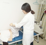 앉았다 일어날 때 무릎이 아프고 소리가 나면 관절질환 의심