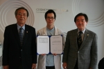 한국역도인동우회와 디아트치과의 진료제휴식.
왼쪽부터 박동철 회장(56년 호주 멜버른 올림픽 출전,58년 동경아시안게임 동메달),고형준 디아트치과 원장, 김상환 사무총장(현, 대한역