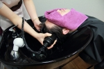 두피탈모치료전문 이영미 한의사는 여성탈모의 경우 영양의 부족, 호르몬의 부조화로 인하여 생기는 경우가 많아 한의학적으로 접근하는 것이 효과적이라 말하고 있다.