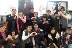 문화나들이 행사의 일환으로 이은결 마술쇼 ‘더 일루젼’을 함께 관람한 LG유플러스 직원들과 청소년들.