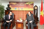 4월 6일(금), '베트남 교민회 지원에 대한 협약' 체결식에서 김창규 금호타이어 사장과 쩐쫑또안 베트남 대사가 환담을 나누고 있다.