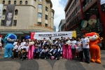 한국관광공사는 금일(5월 3일) 일본 골든위크와 중국 노동절을 맞이하여 대거 한국을 방문한 외국인 관광객을 위해 명동에서 손님맞이 행사를 실시하였다. 한국관광공사 이참 사장, 한국