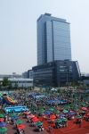 삼성전자 첨단 연구개발단지인 삼성 디지털시티(수원 소재)가 5일 어린이날을 맞아 놀거리와 볼거리가 가득한 '놀이동산'으로 깜짝 변신했다.