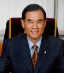 두 번의 암 투병 이겨내고 인테리어 황토 사업으로 제2인생을 살고 있는 김완표 회장.