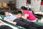녹십자(대표 趙淳泰)는 임직원 160여 명이 동참한 ‘사랑의 헌혈’ 행사를 본사 목암빌딩에서 실시했다고 18일 밝혔다.