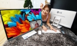 LG전자가 강력한 PC, TV, 모니터 기능을 적용, 고급 PC, 소형 풀HD TV, 모니터 등 3 개 제품을 모두 구입하는 실질적 효과를 누릴 수 있는 'V720 시리즈