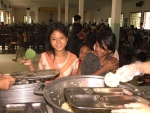 하나투어가 아이들의 여름방학을 맞이하여, 부모님과 함께 나눔과 사랑의 마음을 배울 수 있는 ‘캄보디아 나눔여행’ 상품을 기획, 판매 중이다.