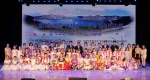 8월 3일 삼성전자와 서울 YMCA가 공동으로 중국 연길시 연변 대학교에서 진행한
'조선족 어린이 동요 대회'를 마치고 참가 어린이들과 관계자들이 함께 기념 촬영