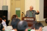 7일 충남 온양관광호텔에서 열린 '로컬푸드 국제컨퍼런스 in 충남'에서 미국 '마크 윈'(Mark Winne, 로컬푸드시스템 전문가) 씨가 발표