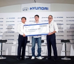 현대차 스페인 법인장 김진 이사대우, 이케르 카시야스(Iker Casillas), 현대차 스페인 법인 사장 디에고 콜로메르(Diego G. Colomer) (왼쪽부터)