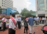 사무용품 글로벌 기업 오피스디포가 지난 19일 서울 광화문 지역에서 직장인 응원 로드쇼를 실시하였다.