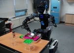 한국과학기술연구원(KIST, 원장 문길주)은 주방일을 도맡아 하는 가사전담 주방로봇을 오는 25일(목) 일산 킨텍스에서 개막하는 국내 최대 규모의 로봇박람회인 “로보월드2012”에