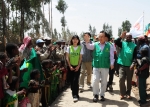 Villages in Handode, Ethiopia are greeting Kim Kwan Yong, Governor of the Gyeongsangbuk-Do(March 20,