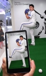 삼성전자 15일 삼성동 코엑스 센트럴 프라자 만남의 광장에서 세계최초 LTE 카메라인 '갤럭시 카메라'의 특화된 기능들을 자유롭게 체험해 볼 수 있는 '