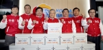 염태영 수원시장(왼쪽 세 번째부터), KT 이석채 회장, 이재율 경기도 경제부지사 등 관계인사들이 지난 7일 10구단 신규회원 가입신청서를  제출하면서 파이팅을 외치고 있다.