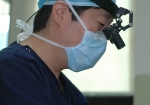모발이식시 수술장면