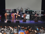 27일 서울 영등포구 당산동 영등포아트홀에서 열린 청소년 대상 문화예술 교육기부 프로그램 ‘아름다운 교실-드림 피에스타’에서 아시아나항공 조종사밴드 VFR이 축하공연을 가지고 있다
