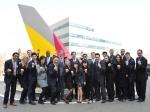 14일 미국 예일대 MBA 학생들이 서울시 강서구 오쇠동 아시아나타운을 방문하여 기념촬영을 하고 있다.