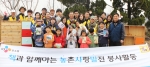 CJ오쇼핑 이해선 대표와 임직원들이 경기도 화성의 공부방을 방문해 책장 만들기와 책 기증 봉사활동을 진행했다.