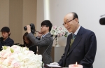 영산조용기자선재단 이사장 조용기 목사가 오병이어 나눔결혼식에서 주례사를 하고 있다