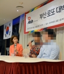 로또복권 전문업체를 이용하던 박성현(가명, 20대 후반)씨는 자신이 받은 추천번호를 지인 2명에게 문자로 전달했다. 그 번호가 마침 해당회차 1등 번호와 일치해 그 번호로 로또를 