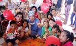 SK그룹이 지난 18년 동안 베트남 얼굴기형 어린이 3200여명에게 무료수술을 지원해 삶의 꿈과 희망을 나눠줬다. 사진은 지난 1일부터 8일까지 베트남 중부 빈딩 지역 한 병원에서
