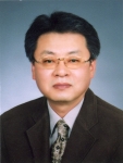 윤희윤 대구대학교 문헌정보학과 교수가 7월 1일 자로 한국도서관협회 제26대 회장에 취임하였다.