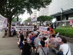 애국주의연대가 29일 오후 광화문 한국KT앞에서 제2연평해전 11주기 추모 촛불집회를 개최했다.